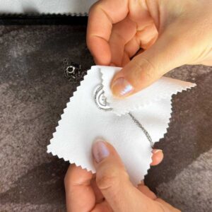 Silver jewellery cleaning using Hagerty dry wipes